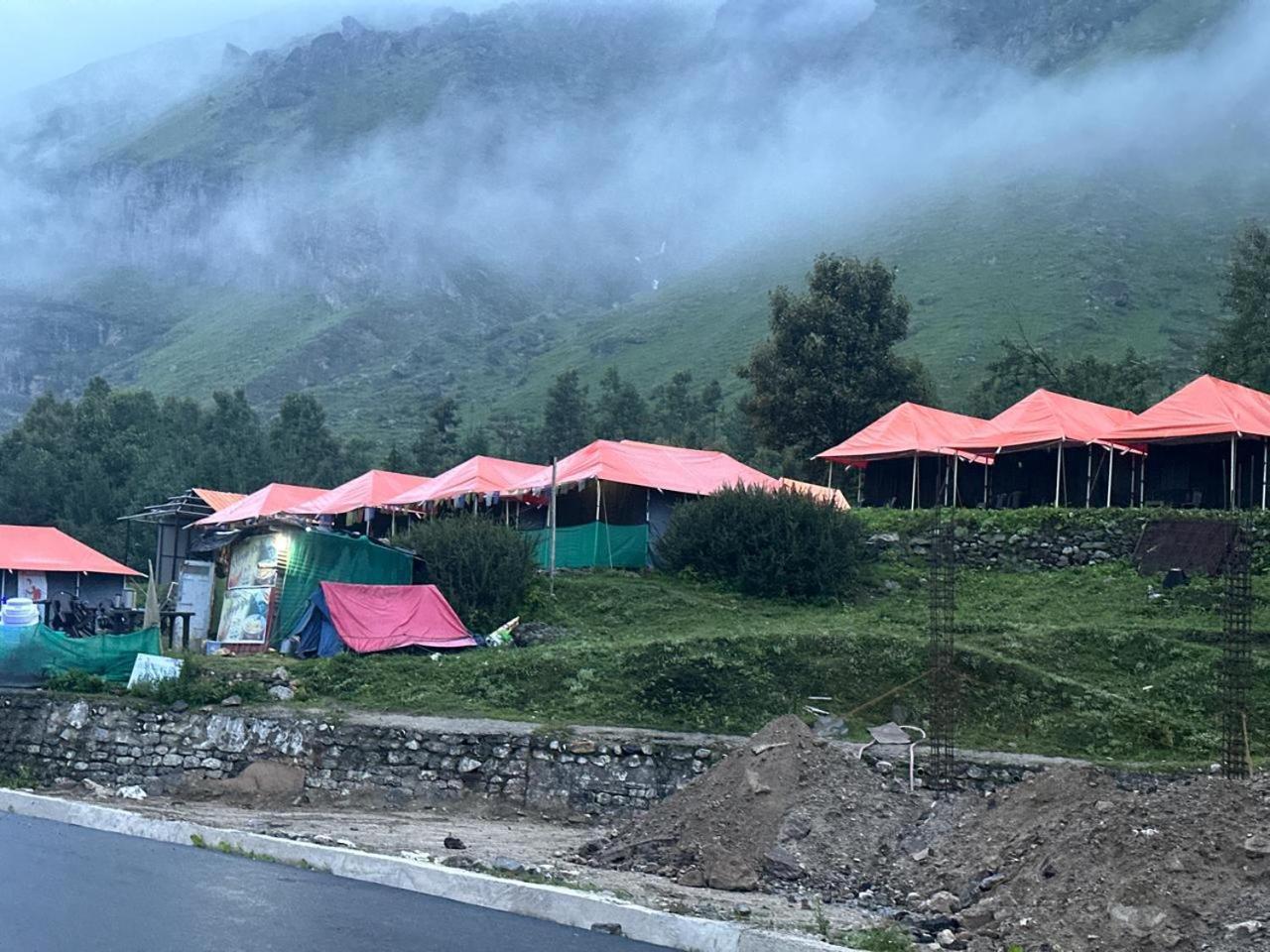Buddy Hikers Stay Badrinath Buitenkant foto